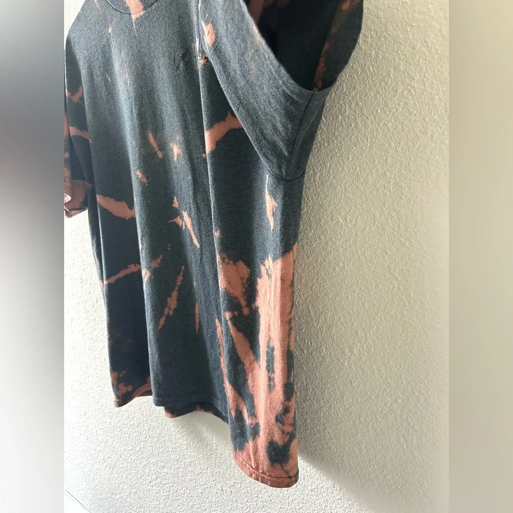Bleach Dyed Gildan Graphic Tee – XL - Picture 4 of 11
